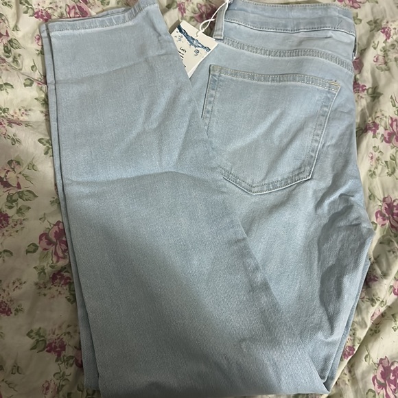 H&M | 90s Skinny Regular Waist Jeans - Picture 2 of 3
